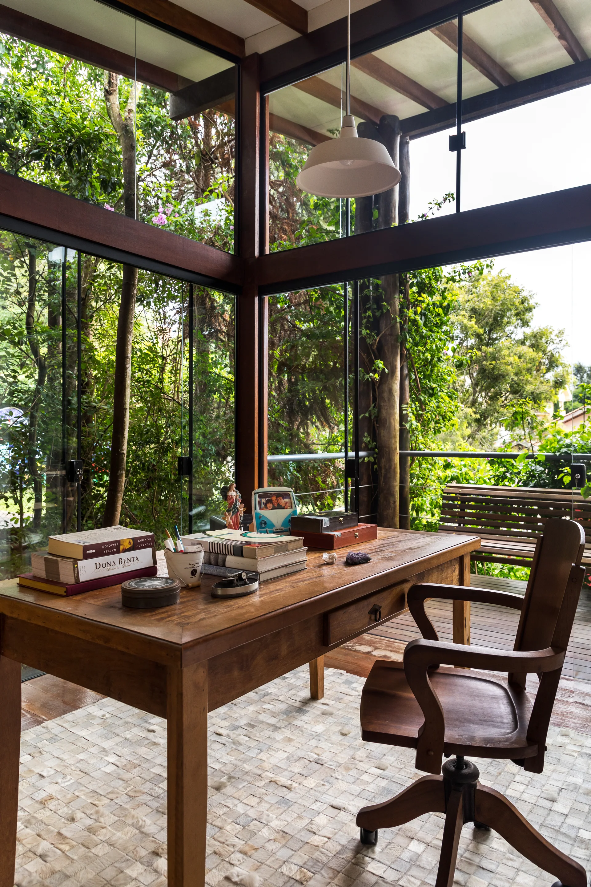 Tingui House, Canalli Arquitetura, Interior, Table, Beam
