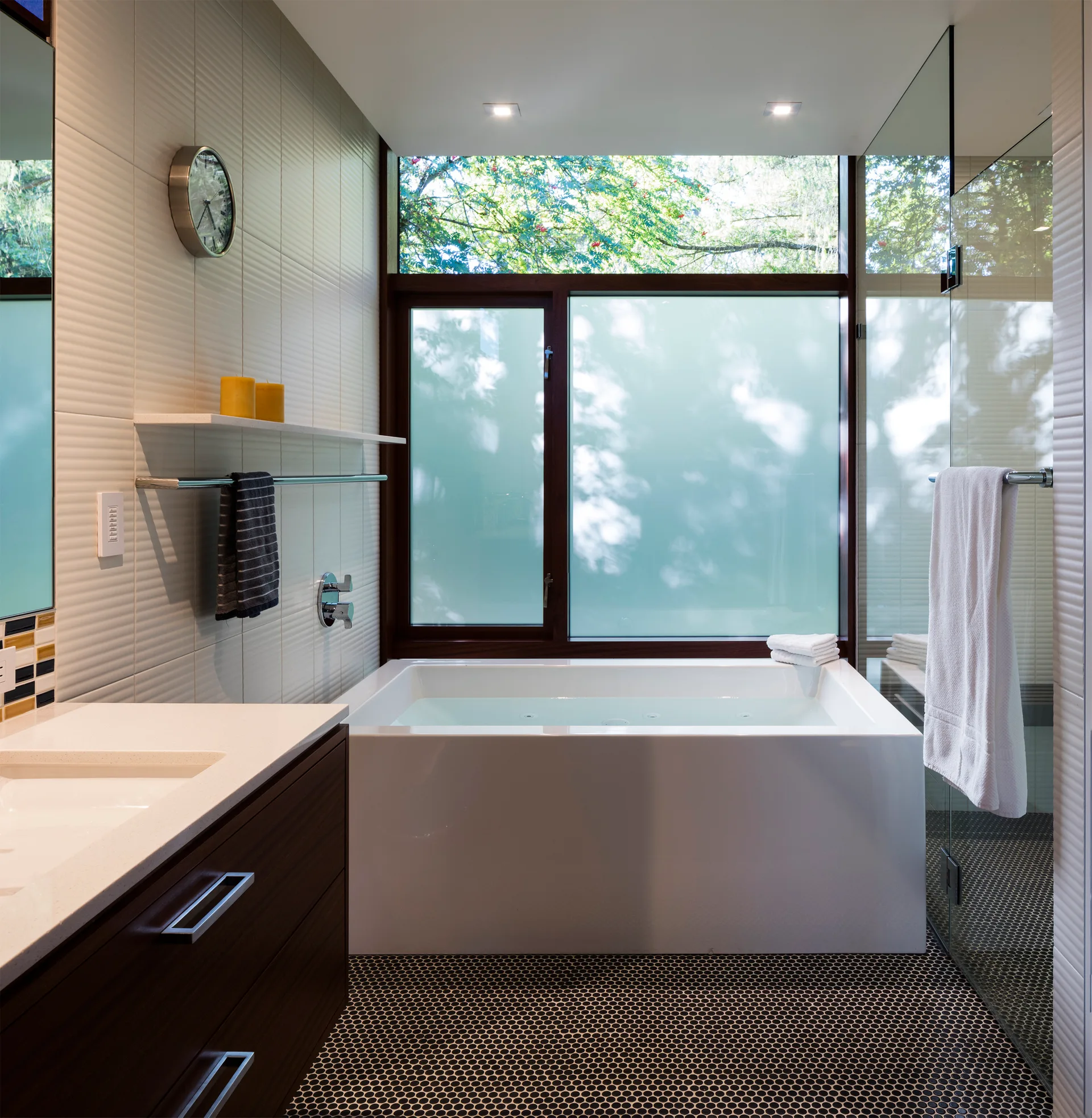 Inside Outside House, David Coleman Architecture, Interior, Bathroom, Windows, Countertop
