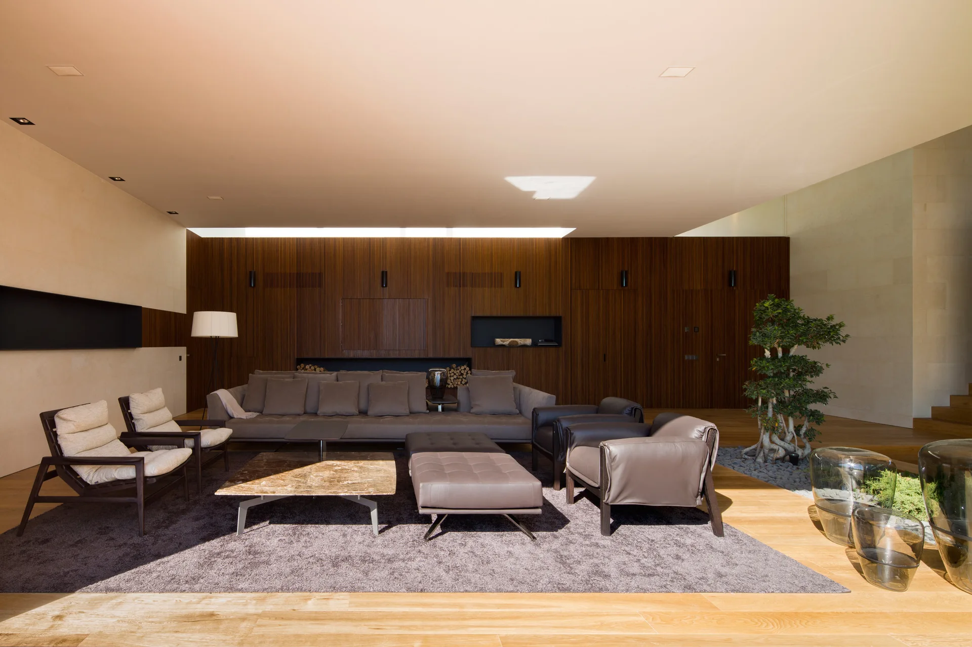 L20 House, OLARQ Osvaldo Luppi Architects, Sofa, Table, Chair